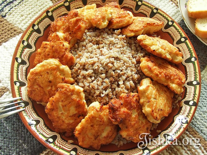 Котлеты куриные рубленые в панировке из сухарей, традиционный, оригинальный рецепт